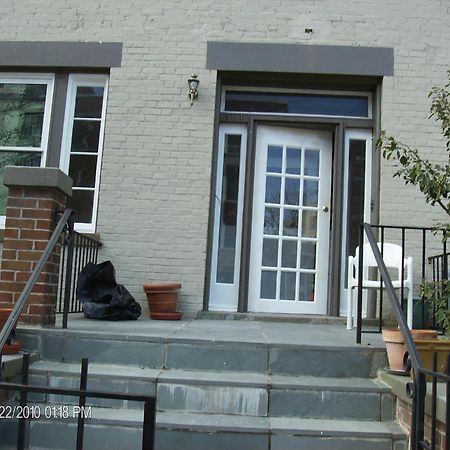 Pleasant Rooming House Washington Exterior photo